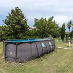 Guesthost - Countryside With Swimming Pool And Parking