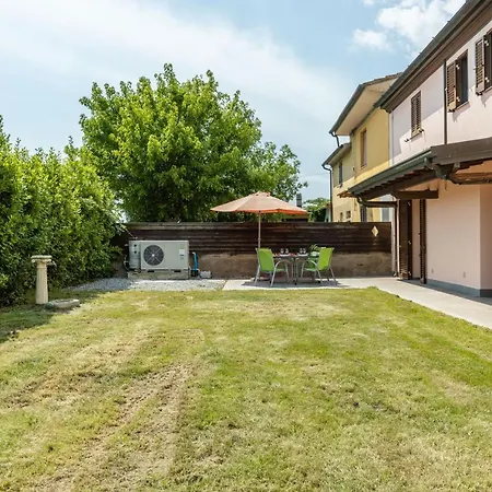 Guesthost - Countryside With Swimming Pool And Parking