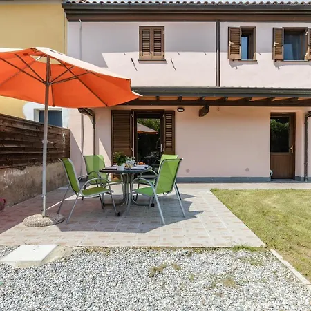 Апартаменты Guesthost - Countryside With Swimming Pool And Parking *